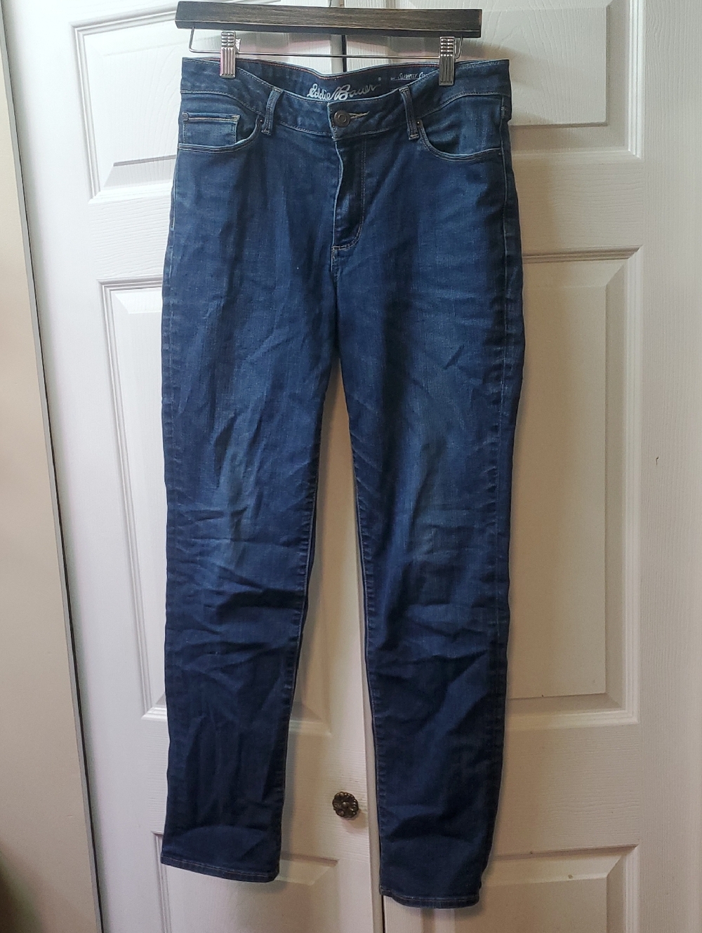 Eddie Bauer Dark Blue Slightly Curvy Straight Leg Jeans Size 8 Womans